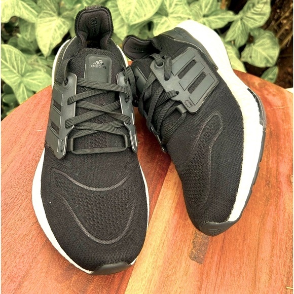 ADIDAS ultraBOOST 22   🔴Men size 7.5 - Picture 10 of 10